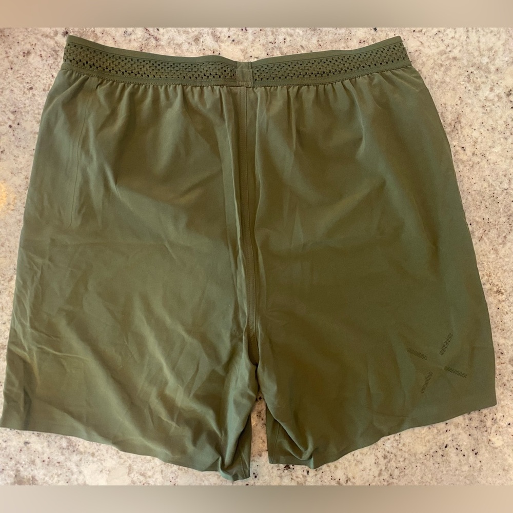 Ten thousand brand Session shorts W/liner 7” Lrg